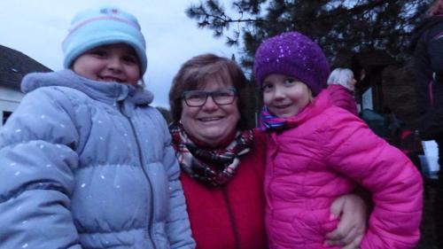 ZŠ a MŠ - Zpěv koled na návsi